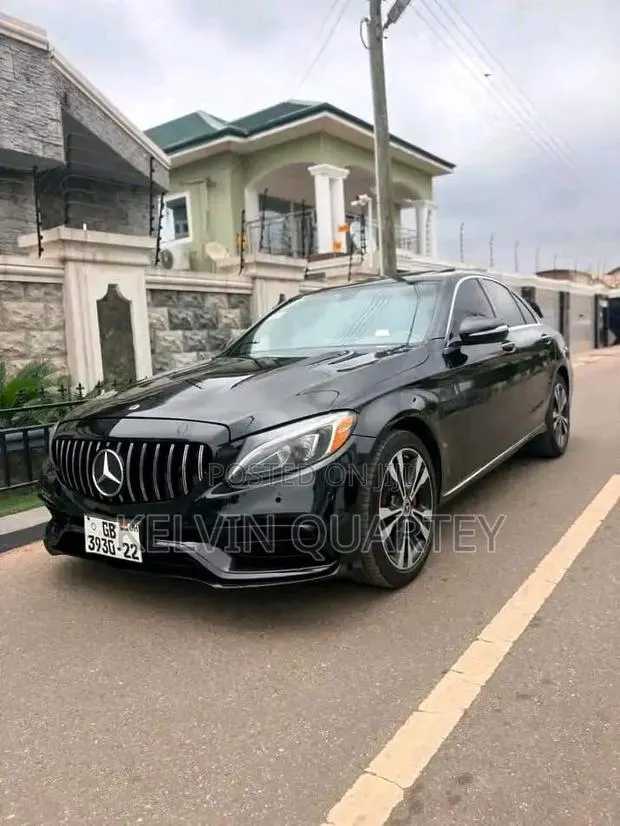 Mercedes-Benz C300 2016 Black · Photo 1