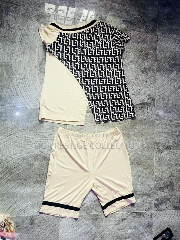 Women's 2-Piece Short S · Photo 1