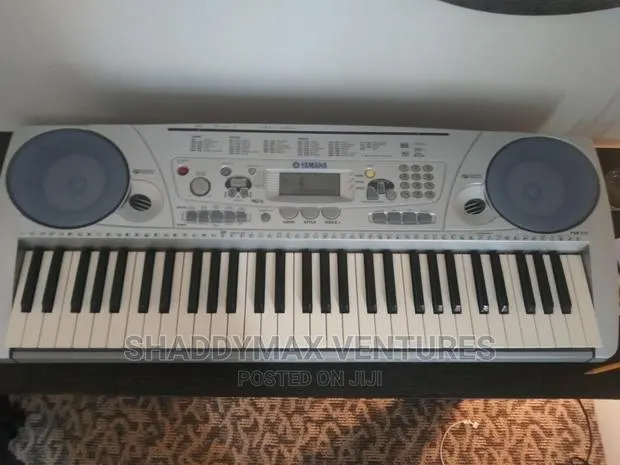 Yamaha PSR 275 Keyboard · Photo 1