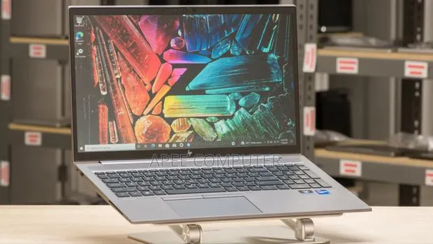 Laptop HP ZBook Firefly G8 16GB Intel Core i7 SSD 1T · Photo 1