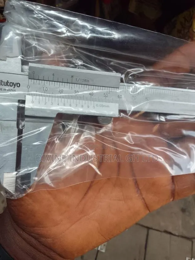 Mitutoyo Vernier Caliper 300m · Photo 1