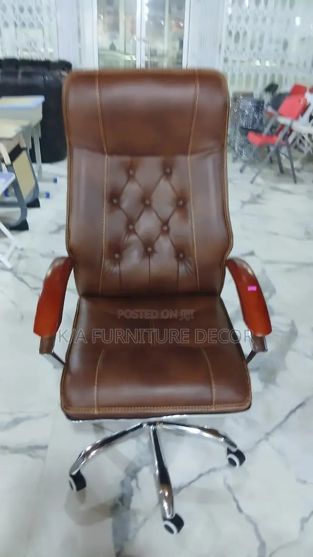 Office Chairs · Photo 1