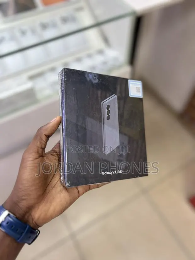 New Samsung Galaxy Z Fold6 256 GB Gray · Photo 1