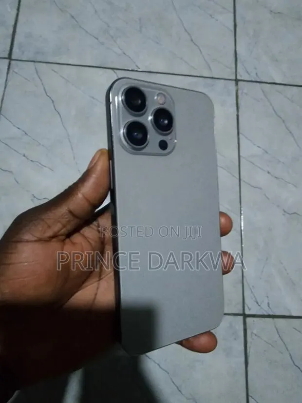 New Apple iPhone 15 Pro Max 512 GB Silver · Photo 1