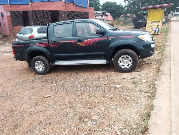 Toyota Hilux 2010 · Photo 4
