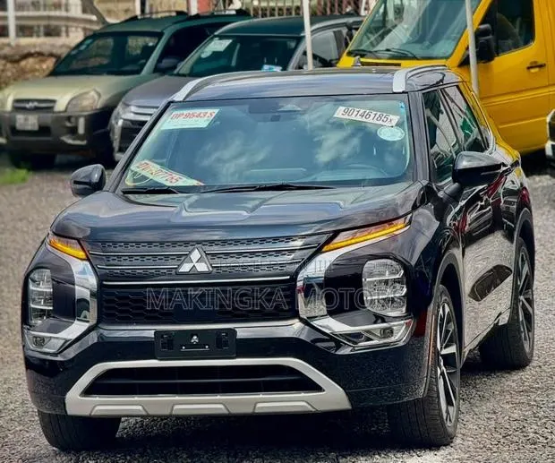 Mitsubishi Outlander SEL Black Edition 2024 Black · Photo 1