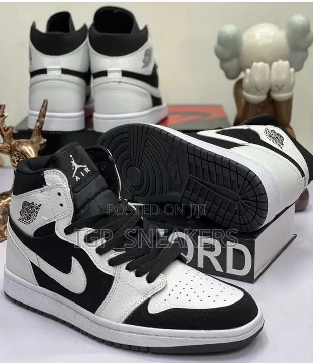 Nike Air Jordan 1 Mid · Photo 1