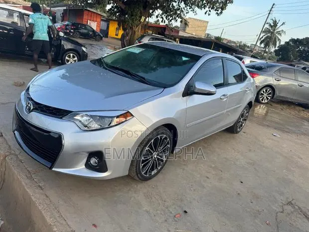 Toyota Corolla 2016 Silver