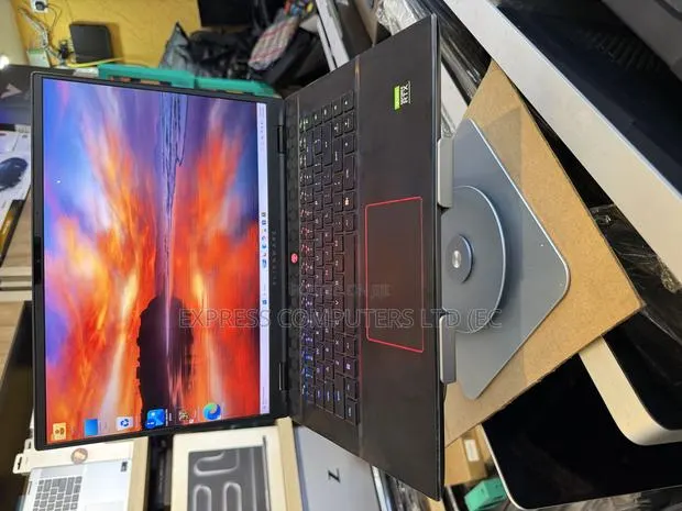 Laptop Alienware M16 R2 32GB Intel Core Ultra 7 SSD 1T · Photo 1