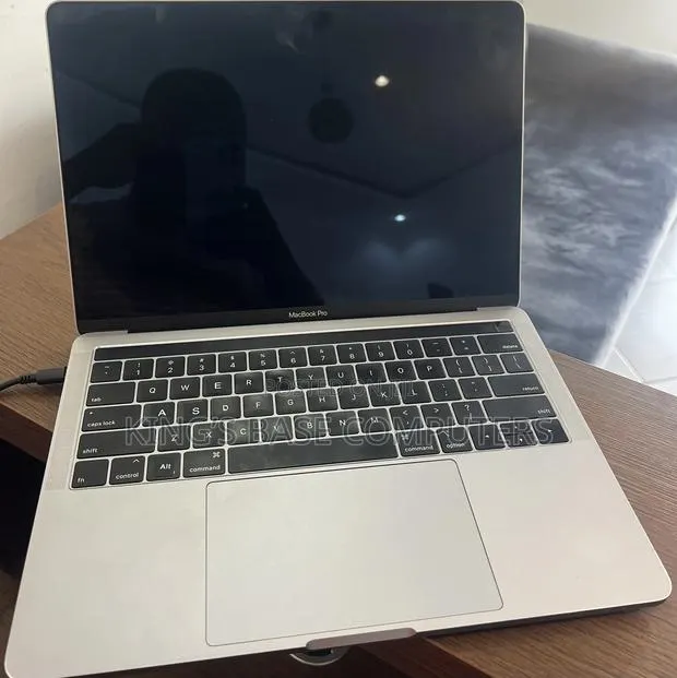 Laptop Apple MacBook Pro 2019 16GB Intel Core i5 SSD 256GB · Photo 1