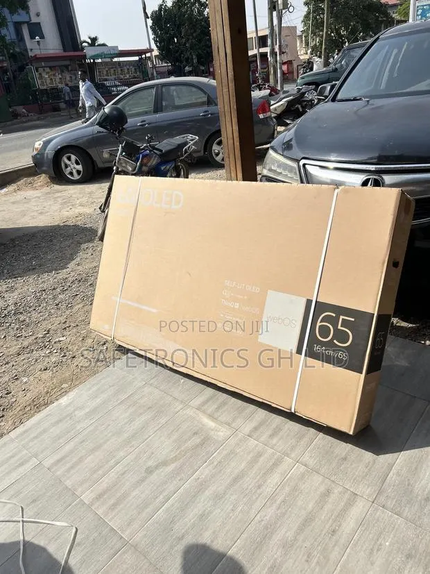Sealed Unique 65 Inch Lg Oled Screen Clear 65cs Tv · Photo 1