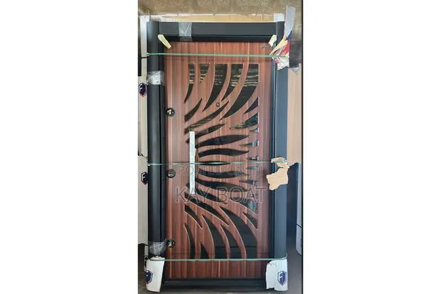 A Weblike Design Door · Photo 1