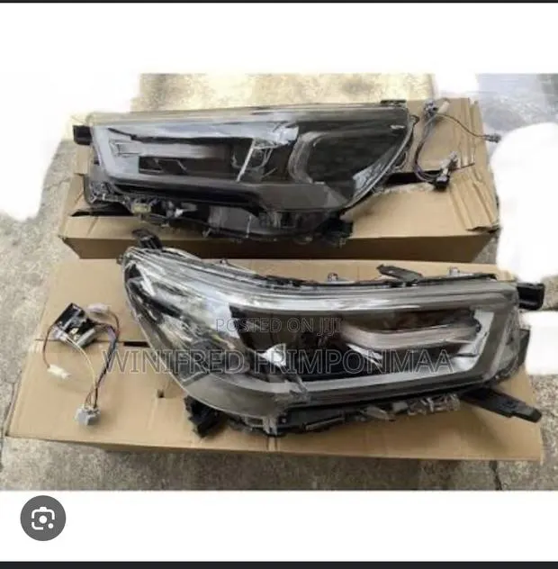 Toyota Hilux 2020,2021,2022,203 Headlight · Photo 1
