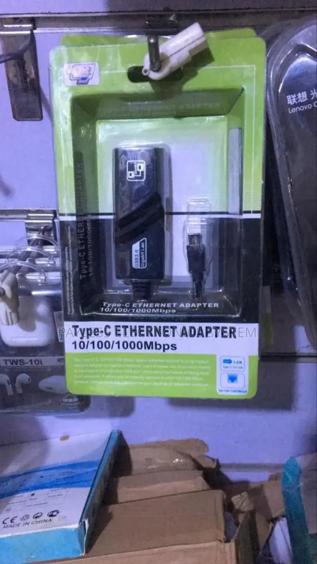 Usb Type C to Ethernet Adapter · Photo 1