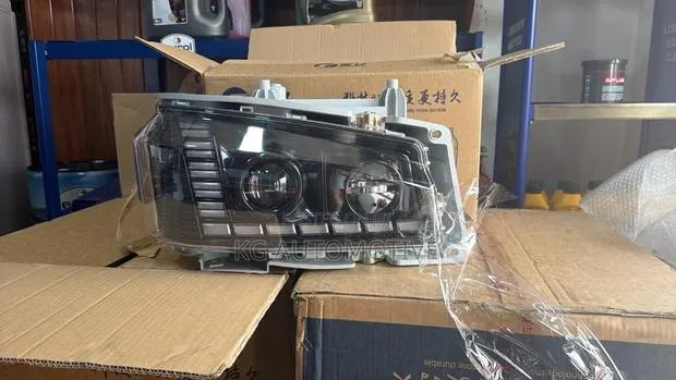 Headlight Sinotruk · Photo 1