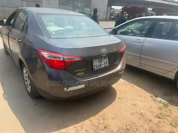 Toyota Corolla LE 4dr Sedan (1.8L 4cyl CVT) 2016 Gray · Photo 1