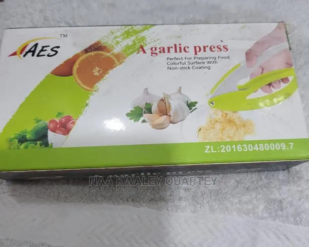 Raw Garlic Crusher · Photo 1
