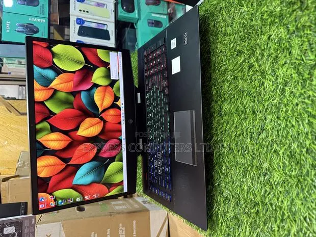 Laptop HP Omen 17-An188nr 24GB Intel Core I7 SSD 512GB · Photo 1