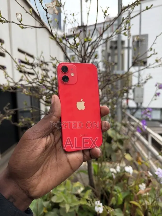 New Apple iPhone 12 mini 128 GB Red · Photo 1