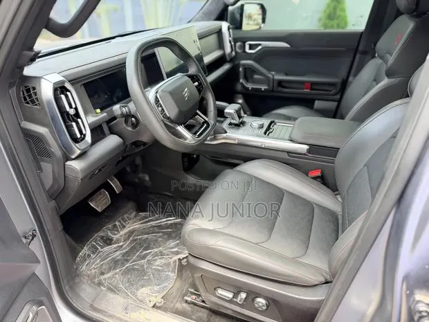 New Jetour T2 2.0 Petrol AWD 2025 Silver · Photo 4