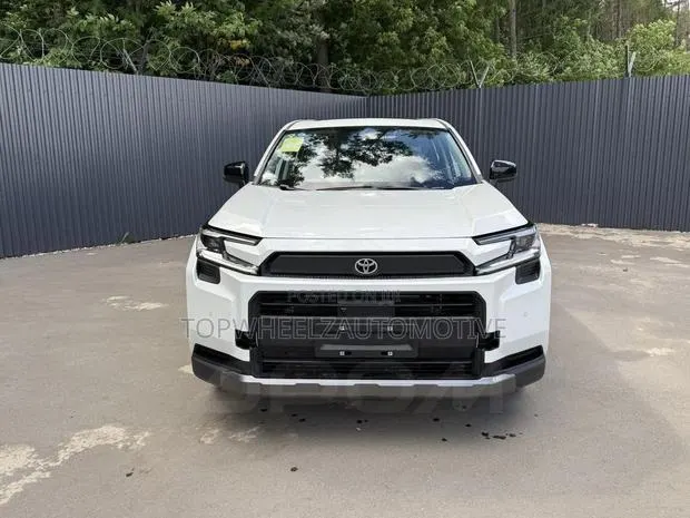 New Toyota RAV4 2026 White · Photo 1