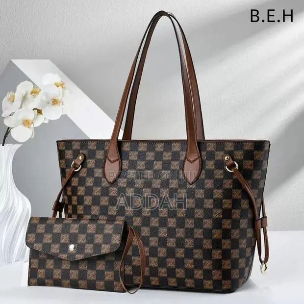 Shoulder Bags · Photo 1