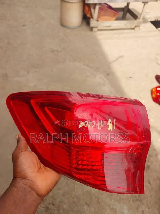 Acura RDX 2014 Taillight Pair · Photo 1