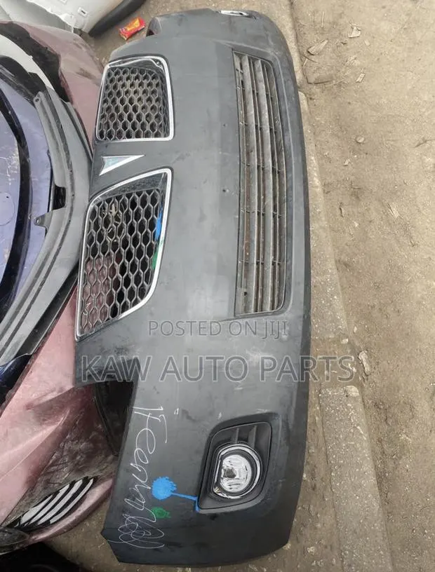 2009,2010,2011,2012,2013 Front Bumper for Pontiac Vibe · Photo 1