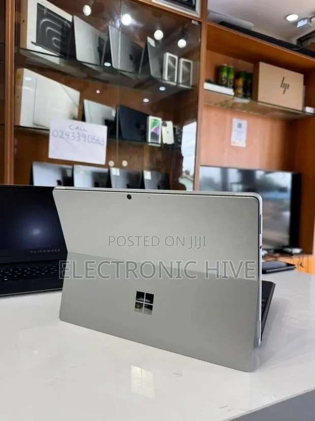 Laptop Microsoft Surface Pro 8 8GB Intel Core I5 SSD 256GB · Photo 1