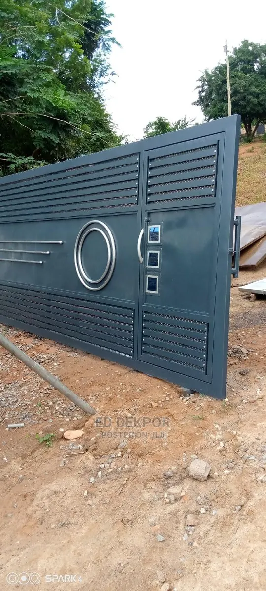 Ed Sliding Gate · Photo 1