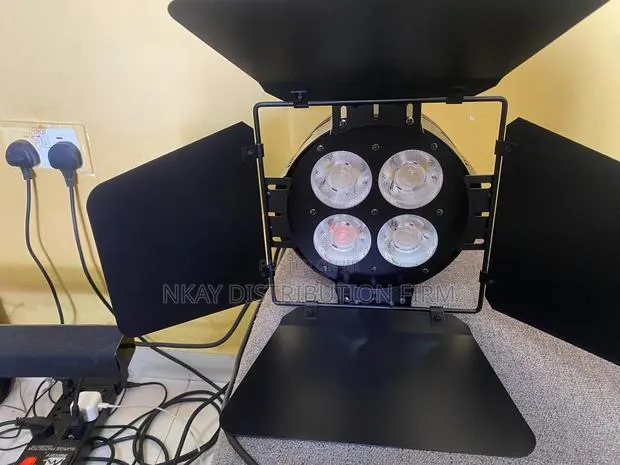 4 Eyes 200watt Cob Light With Front Covers · Photo 1