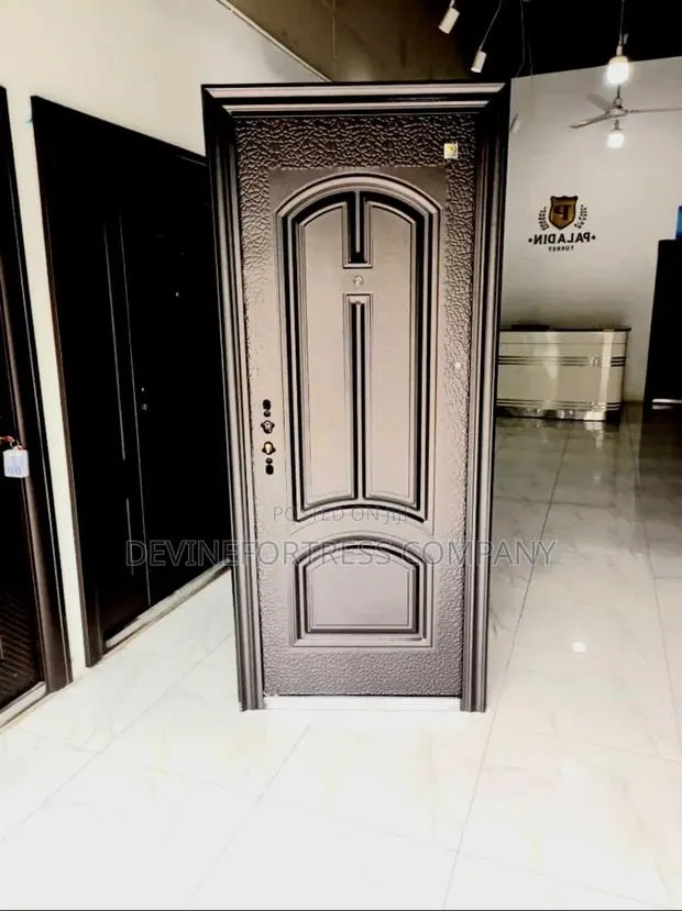 High Quality 618 -3 Small Side Door for All Space (( Paladin)) · Photo 1
