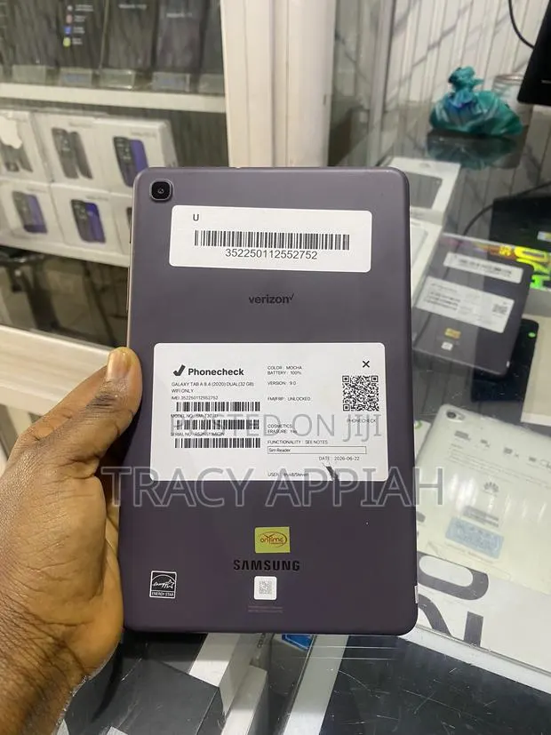 Samsung Galaxy A8 32 GB Black · Photo 1