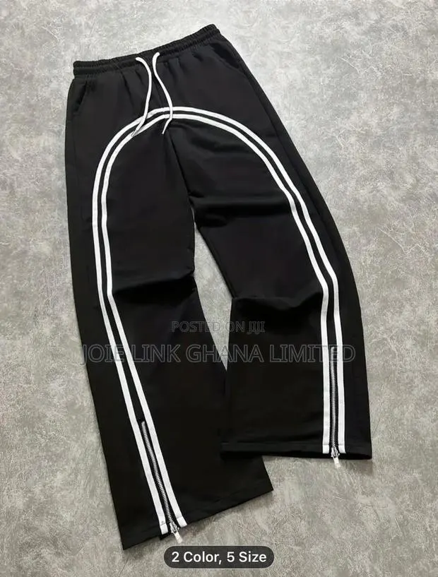 Stylish Joggers Designed for Casual Outings. · Photo 1