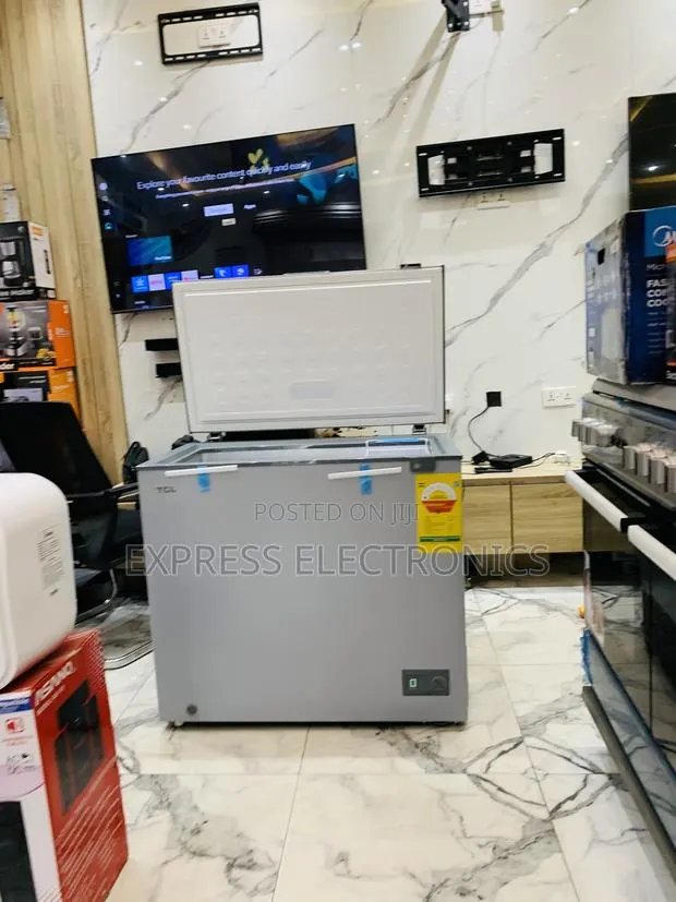 Spectacular Performance Chest Grey TCL 200lts Freezer · Photo 1