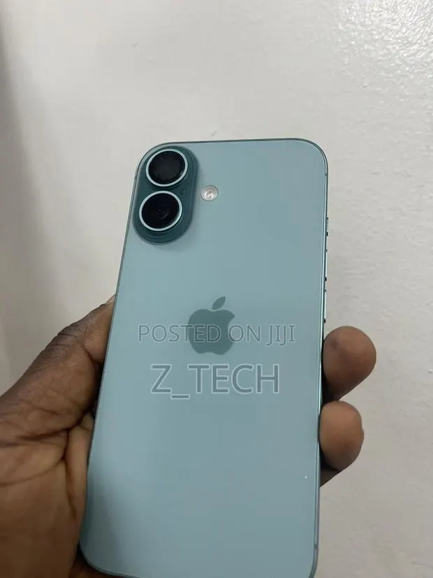 Apple iPhone 16 128 GB Green · Photo 1