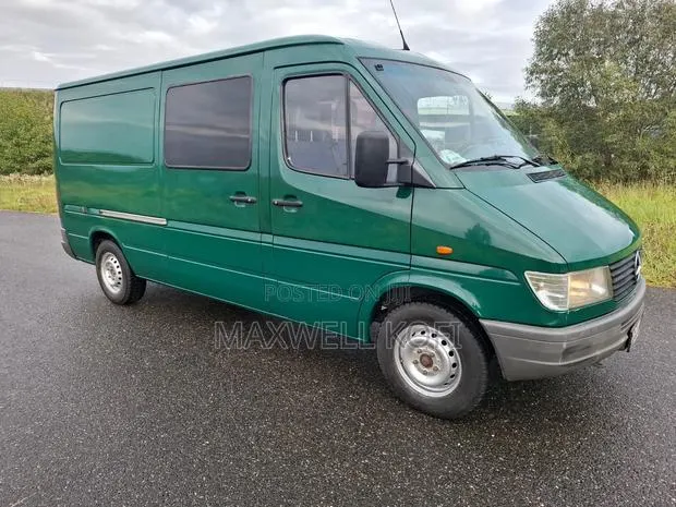 Mercedes-Benz Sprinter 1999 Green · Photo 1
