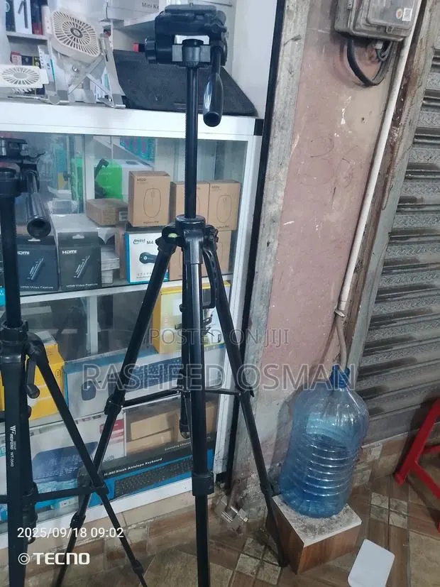Tripod Stand · Photo 1