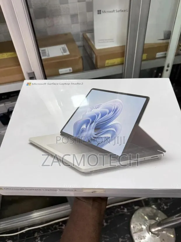 New Microsoft Surface Laptop Studio 2 16GB Intel Core I7 SSD 512GB · Photo 1