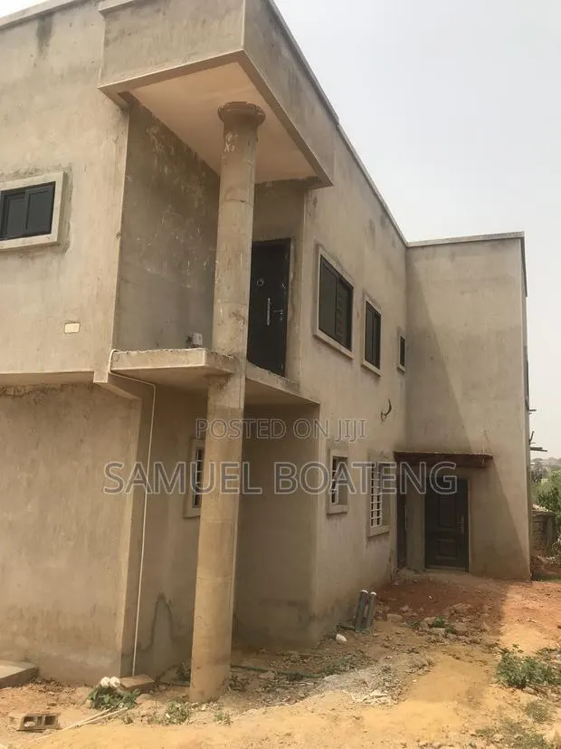 6bdrm Mansion in Atwima Kwanwoma for sale · Photo 1