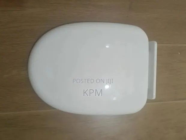 Curved Wc Toilet Seat Cover · Photo 1
