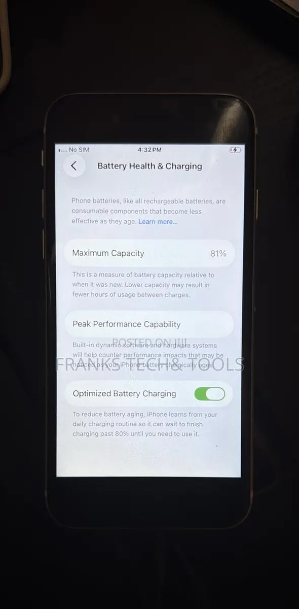Apple iPhone SE (2020) 64 GB White · Photo 4