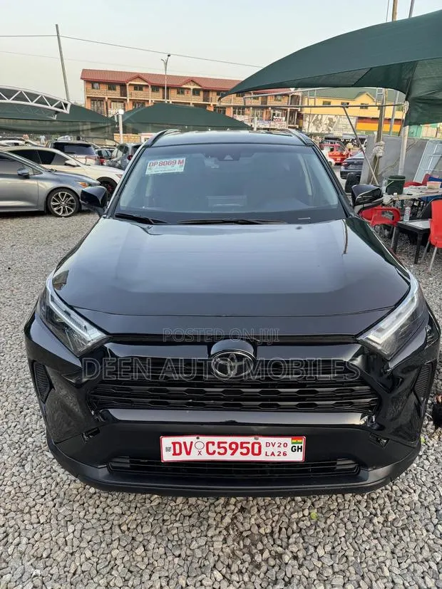 Toyota RAV4 2025 Black · Photo 1