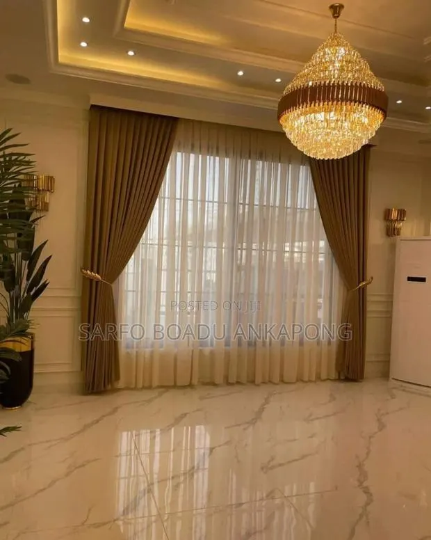 Sarforo Curtains and Hone Decoration · Photo 1