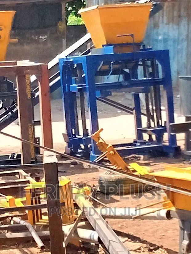 New and Efficient Concrete Automated Block Machines · Photo 1