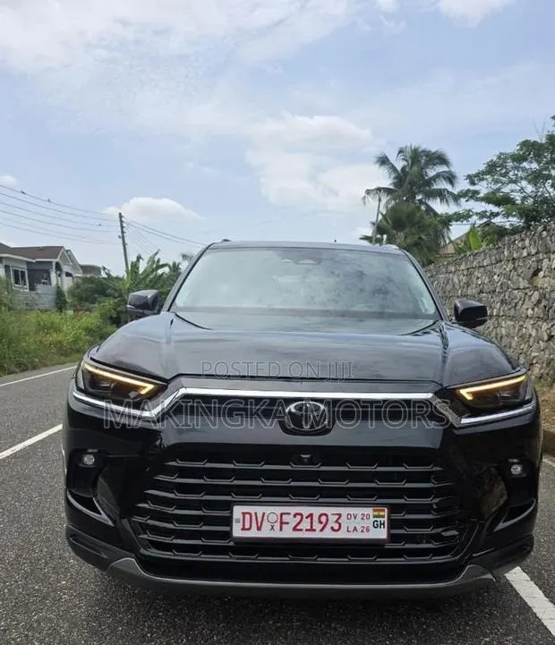 Toyota Grand Highlander Limited AWD 2024 Black · Photo 1