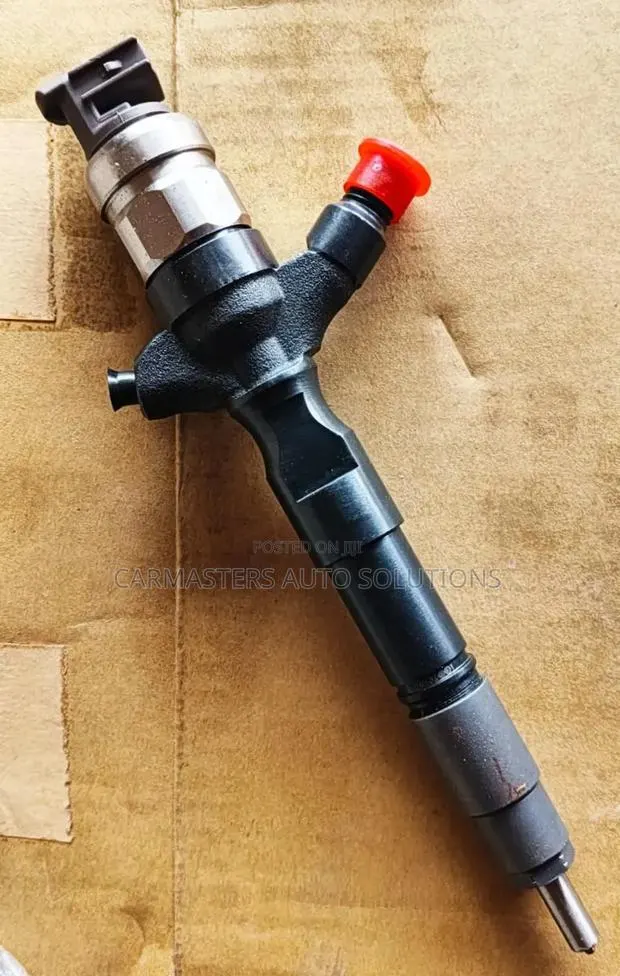 Toyota Diesel Fuel Injector · Photo 1