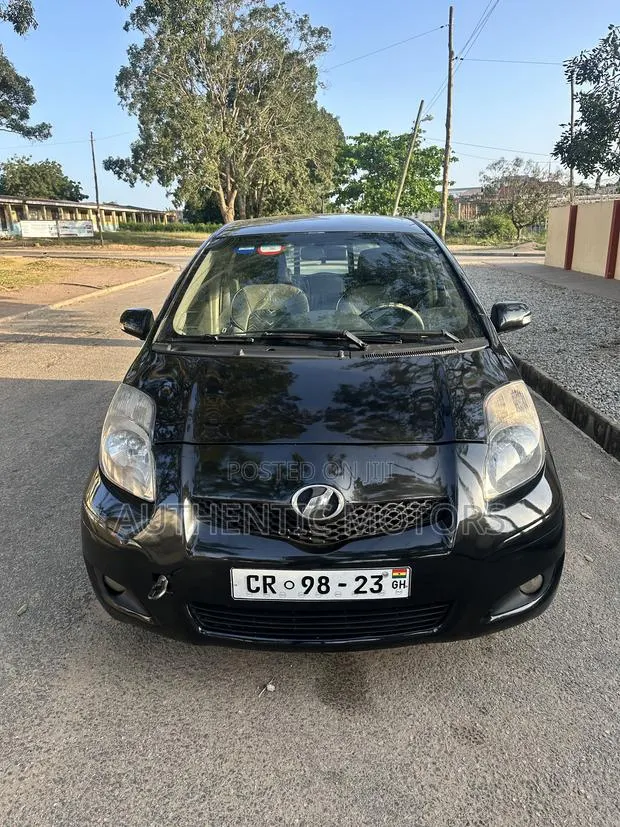 Toyota Vitz 2010 Black