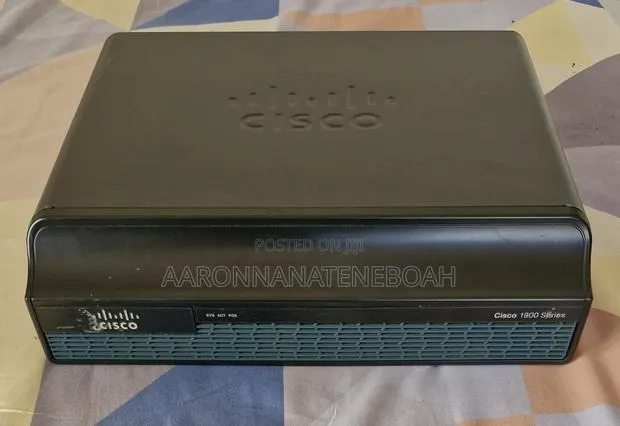 CISCO 1900 Series · Photo 1