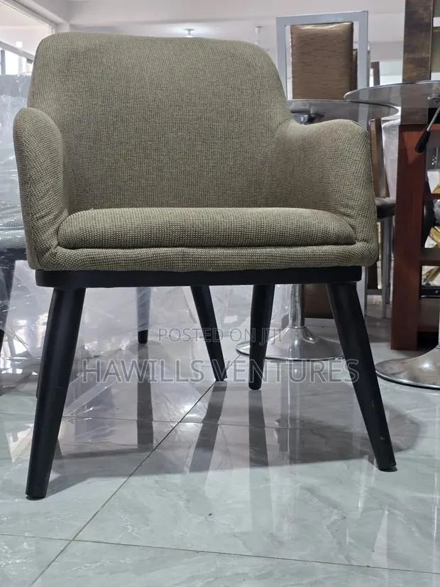 Hawills Lounge Chair · Photo 1